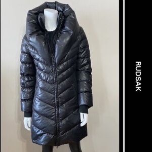 🔹ATELIER NOIR RUDSAK🔹EXCELLENT CONDITION • Down and feathers